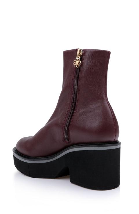 Clerae Allis women's shoe in burgundy, product view 2