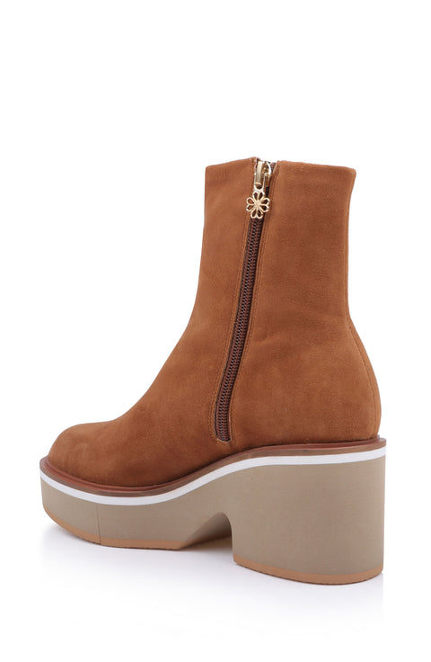 Clerae Allis women's shoe in brown suede, product view 2